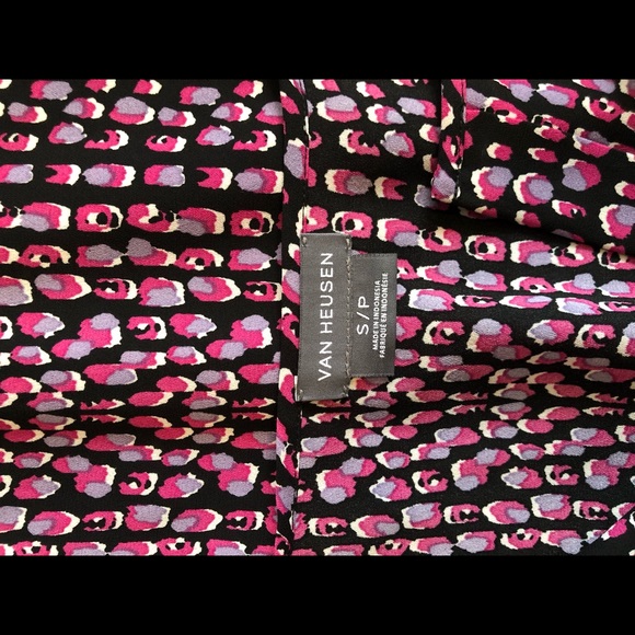 Patterned flutter sleeve blouse - Picture 4 of 4